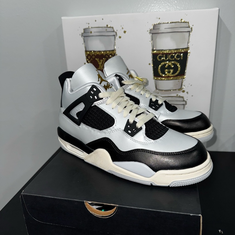 Air Jordan 4 Retro (Kids) platinum gold